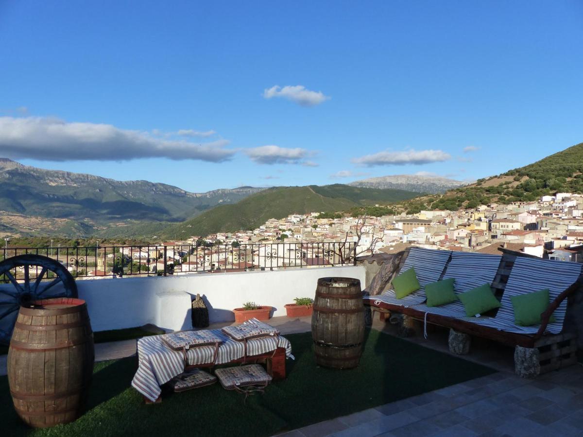B&B Il Portico Orgosolo Bagian luar foto