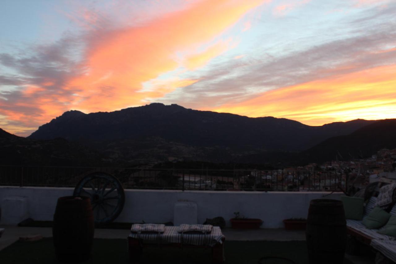 B&B Il Portico Orgosolo Bagian luar foto