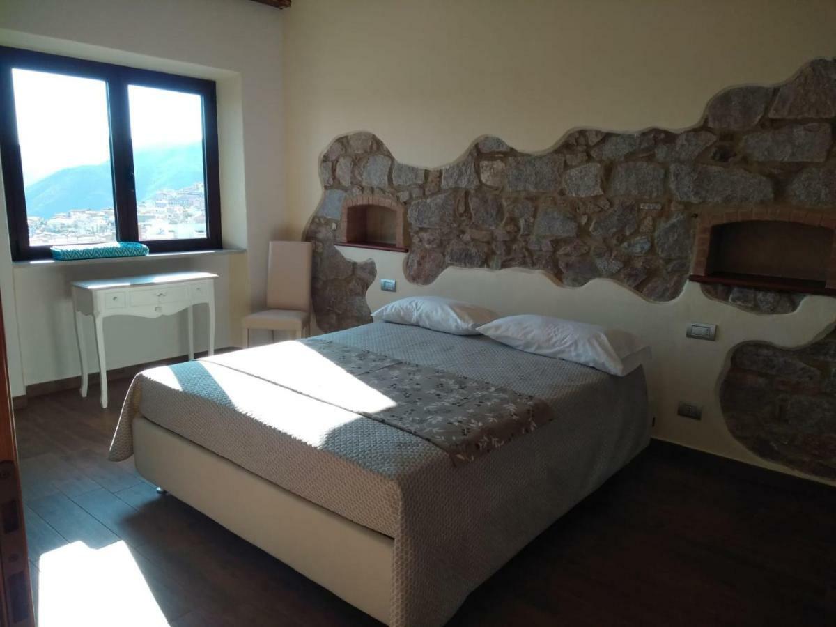 B&B Il Portico Orgosolo Bagian luar foto