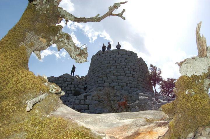 B&B Il Portico Orgosolo Bagian luar foto