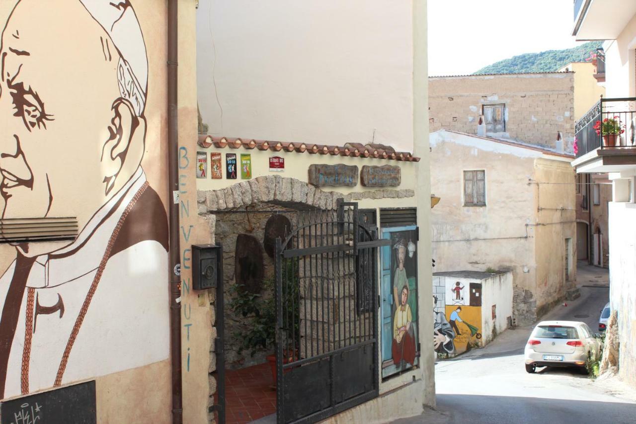 B&B Il Portico Orgosolo Bagian luar foto